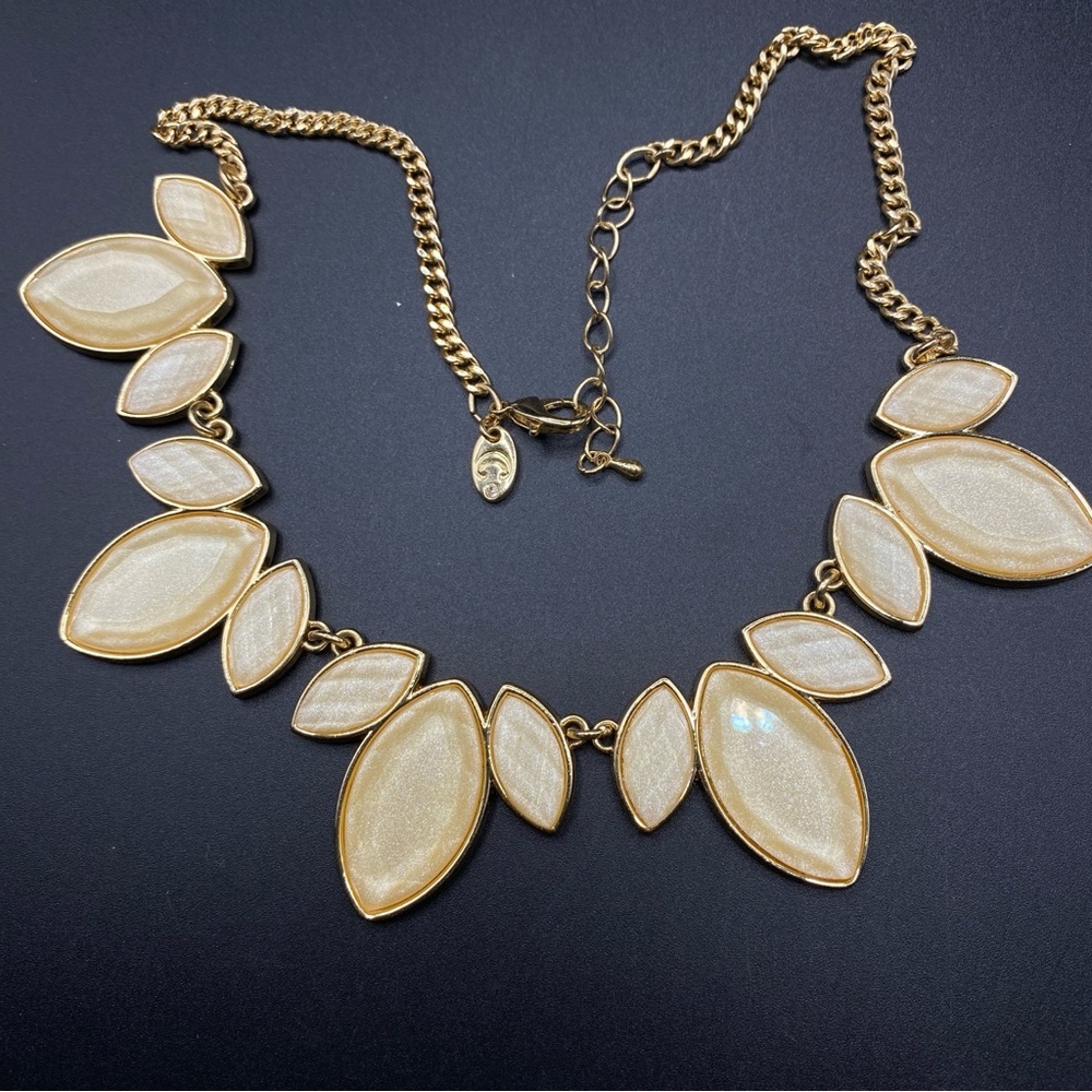 CHARMING CHARLIE Cream & Goldtone statement Necklace